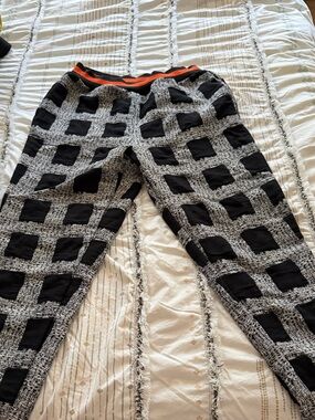 ASOS Women’s Black & Gray Patterned Casual Pants size 8